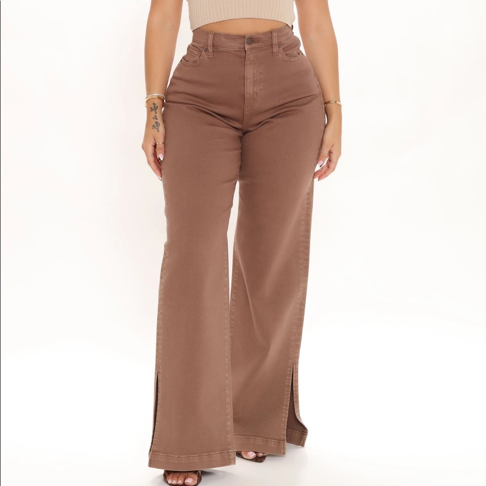 NWT Fashion Nova 14 plus brown Wide Leg slit jeans
